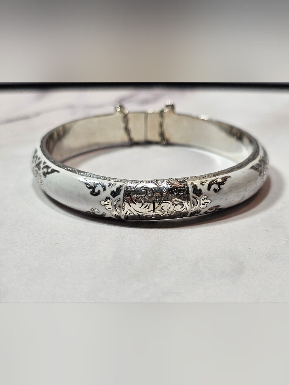 Vintage Sterling Siam Enamel Hinged Bangle